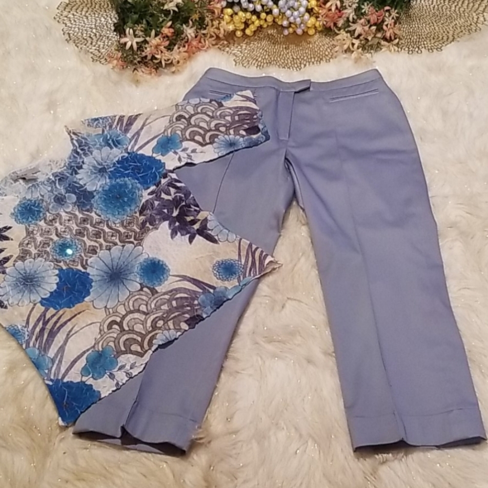 Analogy Rhinestone & Sequins Embellished Blue & White Floral Top Size: M - Picture 7 of 8